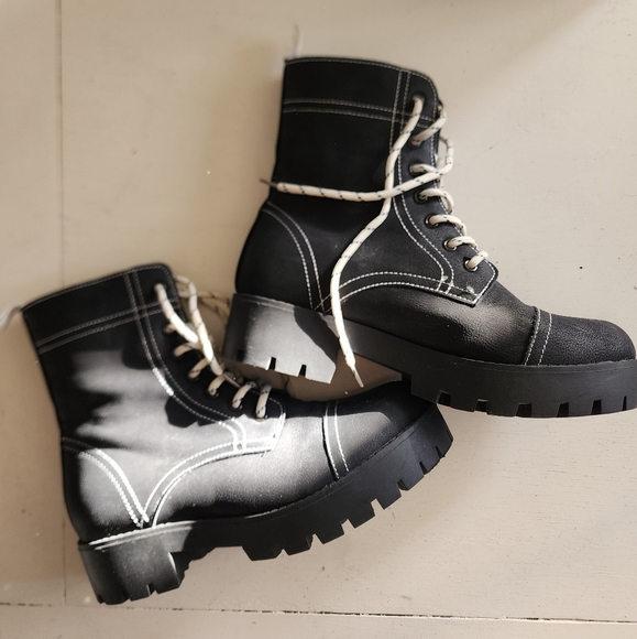Seven7 Shoes - SEVEN 7 JODI COMBAT BOOTS size 9M